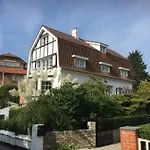 Fernley De Panne